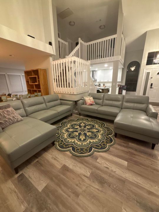 Active With Contract: $7,900 (3 beds, 2 baths, 1948 Square Feet)