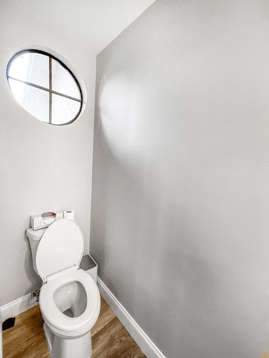 Active With Contract: $7,900 (3 beds, 2 baths, 1948 Square Feet)