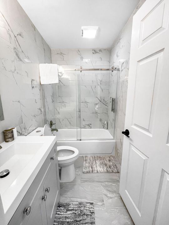 Active With Contract: $7,900 (3 beds, 2 baths, 1948 Square Feet)