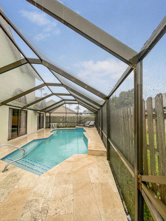 Active With Contract: $7,900 (3 beds, 2 baths, 1948 Square Feet)