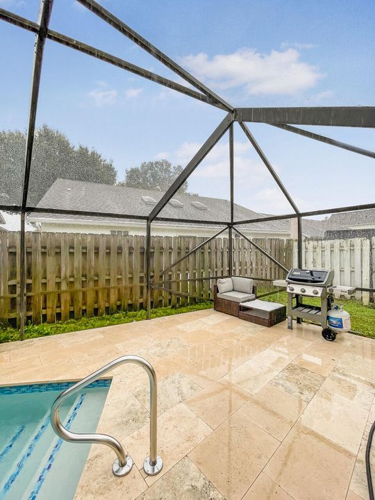 Active With Contract: $7,900 (3 beds, 2 baths, 1948 Square Feet)