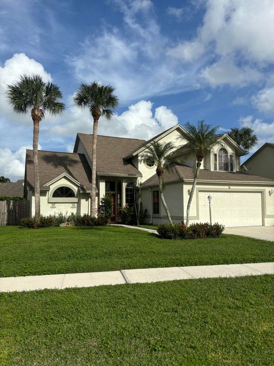 Active With Contract: $7,900 (3 beds, 2 baths, 1948 Square Feet)