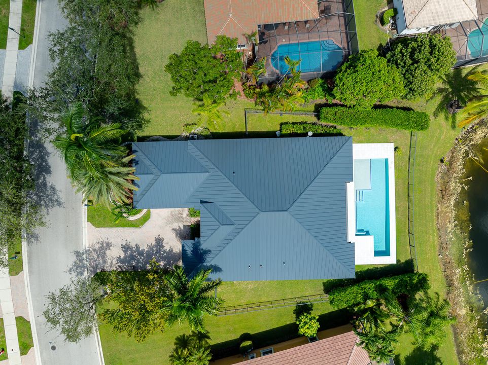 For Sale: $999,000 (4 beds, 3 baths, 2415 Square Feet)