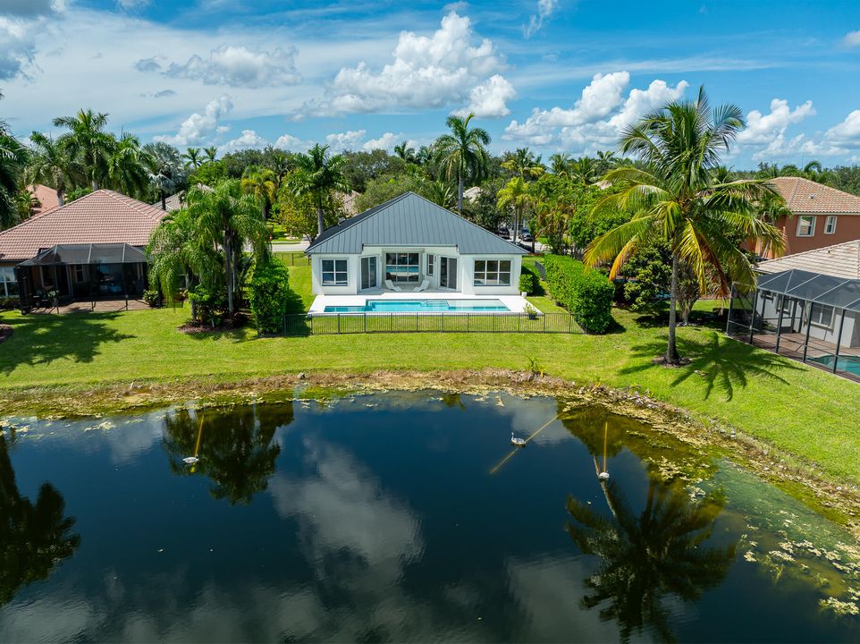 For Sale: $999,000 (4 beds, 3 baths, 2415 Square Feet)