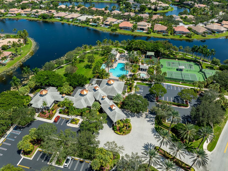 For Sale: $999,000 (4 beds, 3 baths, 2415 Square Feet)