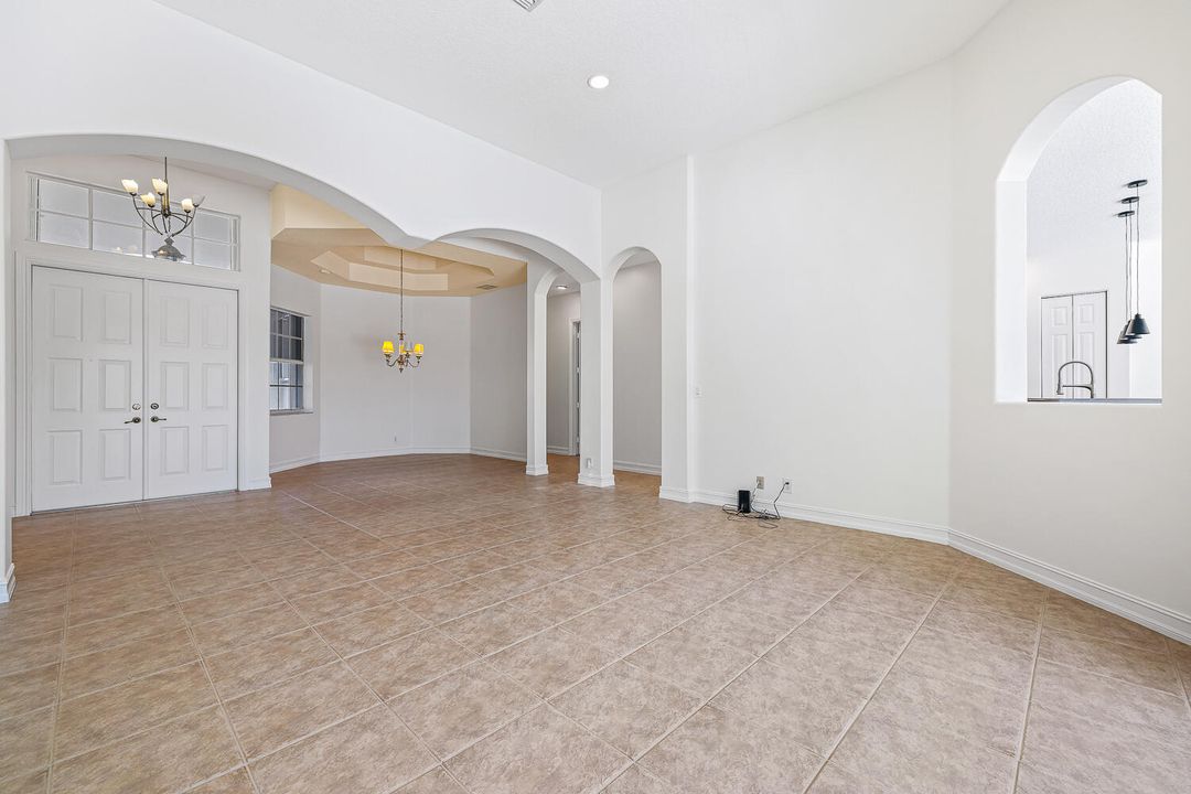 For Sale: $999,000 (4 beds, 3 baths, 2415 Square Feet)