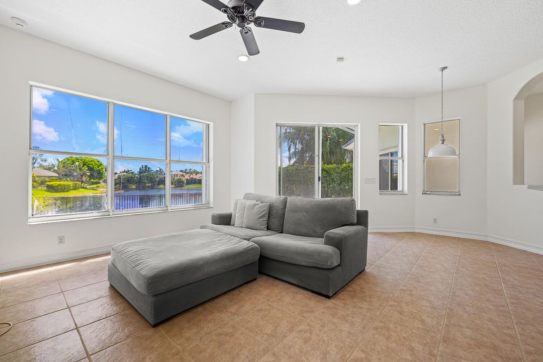 For Sale: $999,000 (4 beds, 3 baths, 2415 Square Feet)