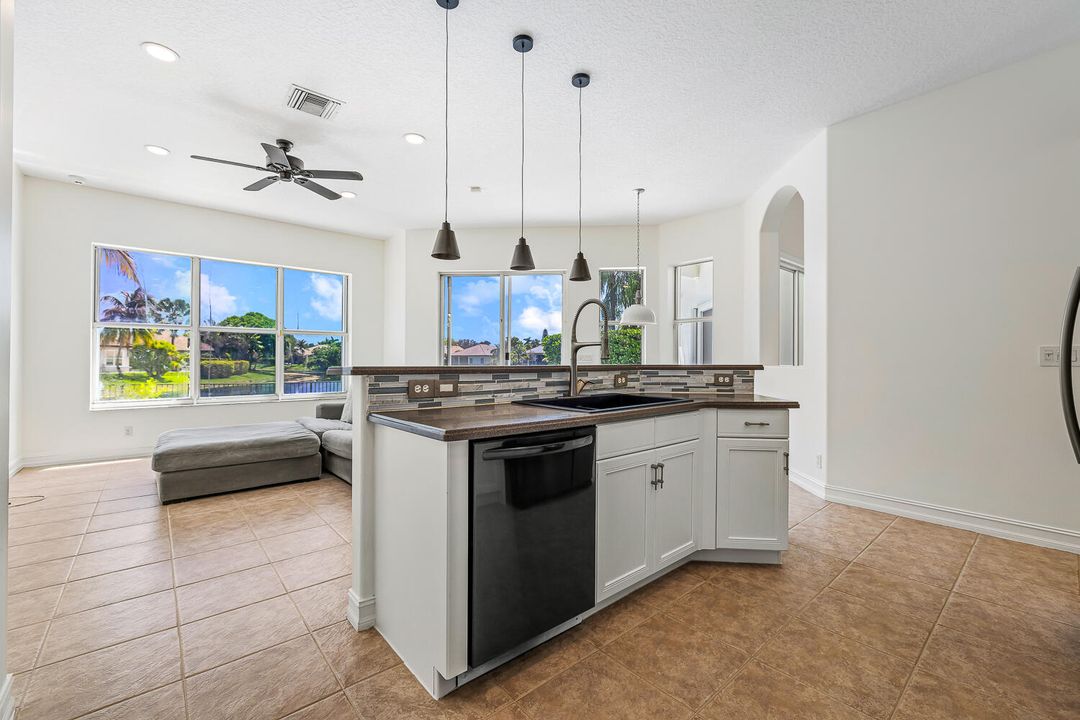 For Sale: $999,000 (4 beds, 3 baths, 2415 Square Feet)