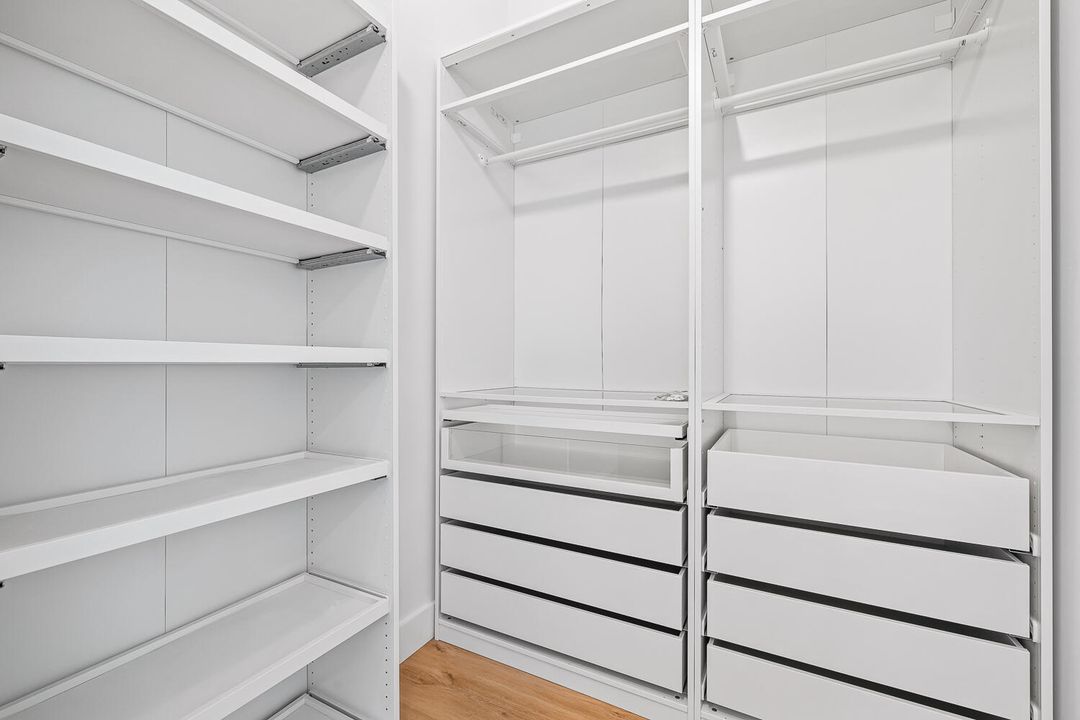 For Sale: $999,000 (4 beds, 3 baths, 2415 Square Feet)