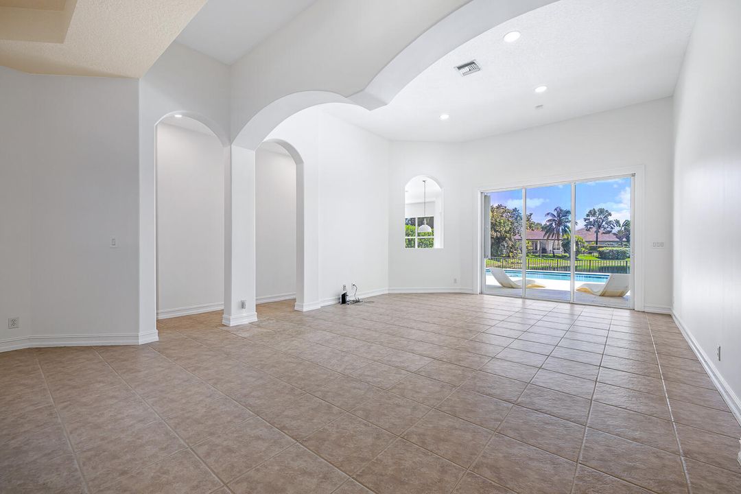 For Sale: $999,000 (4 beds, 3 baths, 2415 Square Feet)