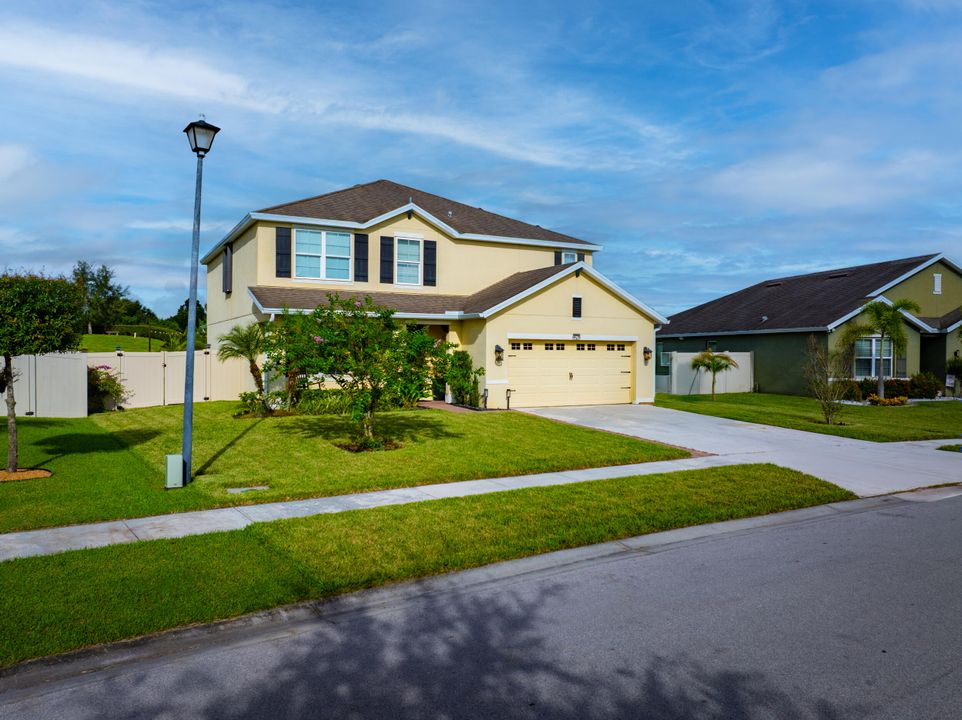 For Sale: $539,999 (5 beds, 3 baths, 2926 Square Feet)