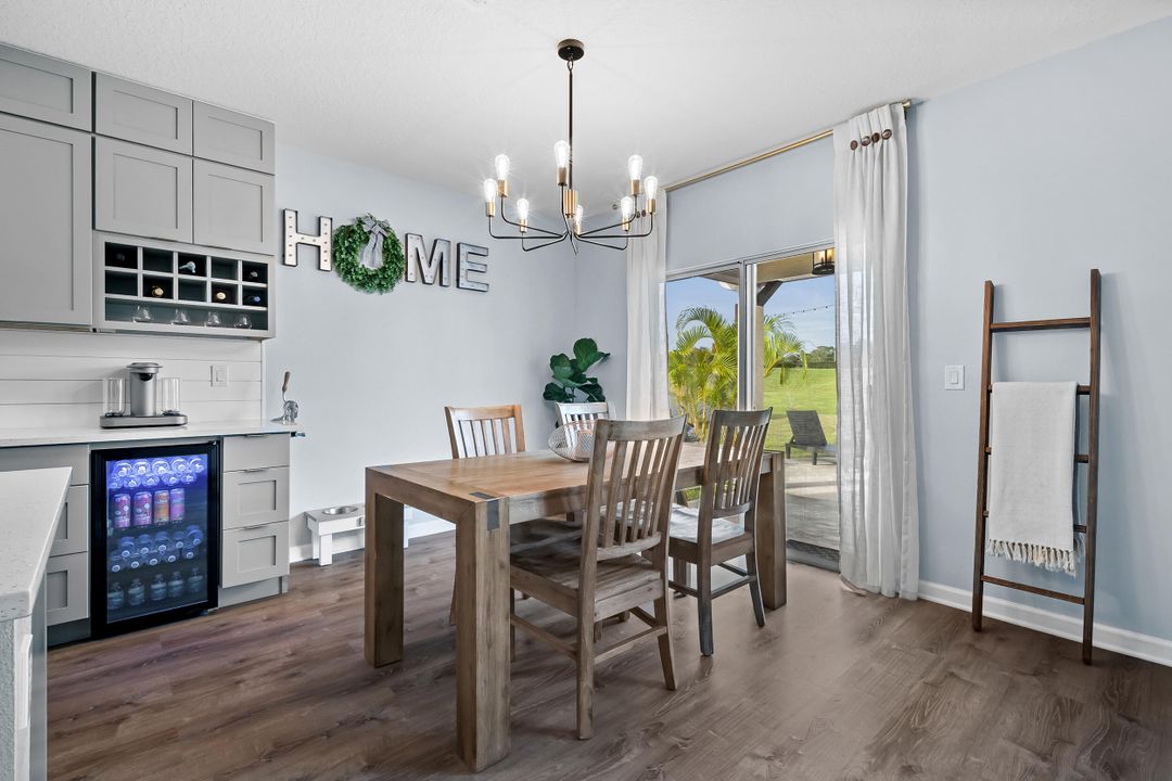 For Sale: $539,999 (5 beds, 3 baths, 2926 Square Feet)