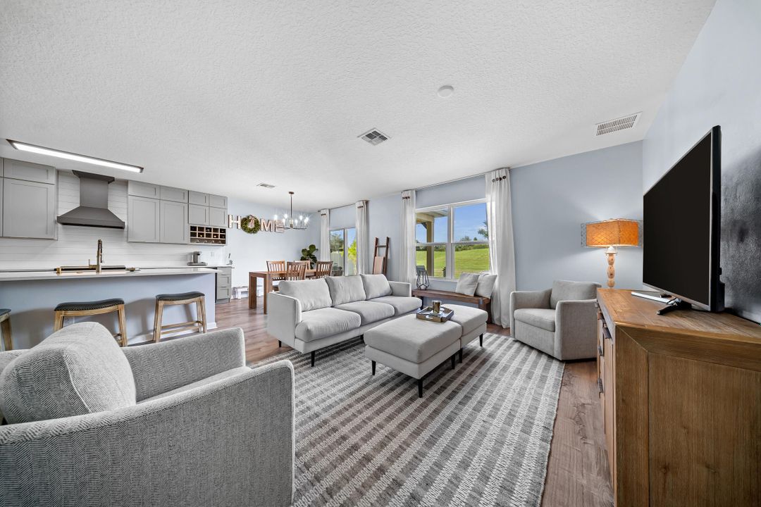 For Sale: $539,999 (5 beds, 3 baths, 2926 Square Feet)