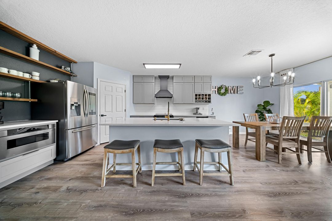 For Sale: $539,999 (5 beds, 3 baths, 2926 Square Feet)