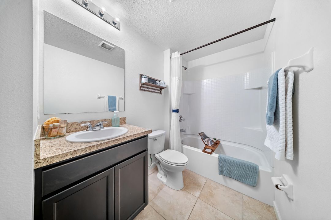 For Sale: $539,999 (5 beds, 3 baths, 2926 Square Feet)