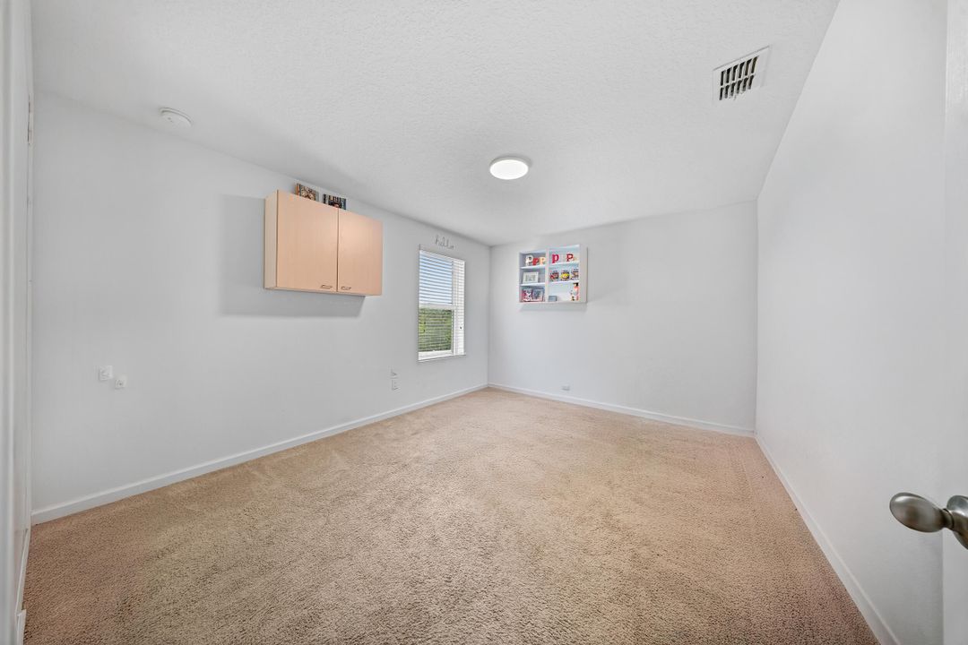 For Sale: $539,999 (5 beds, 3 baths, 2926 Square Feet)