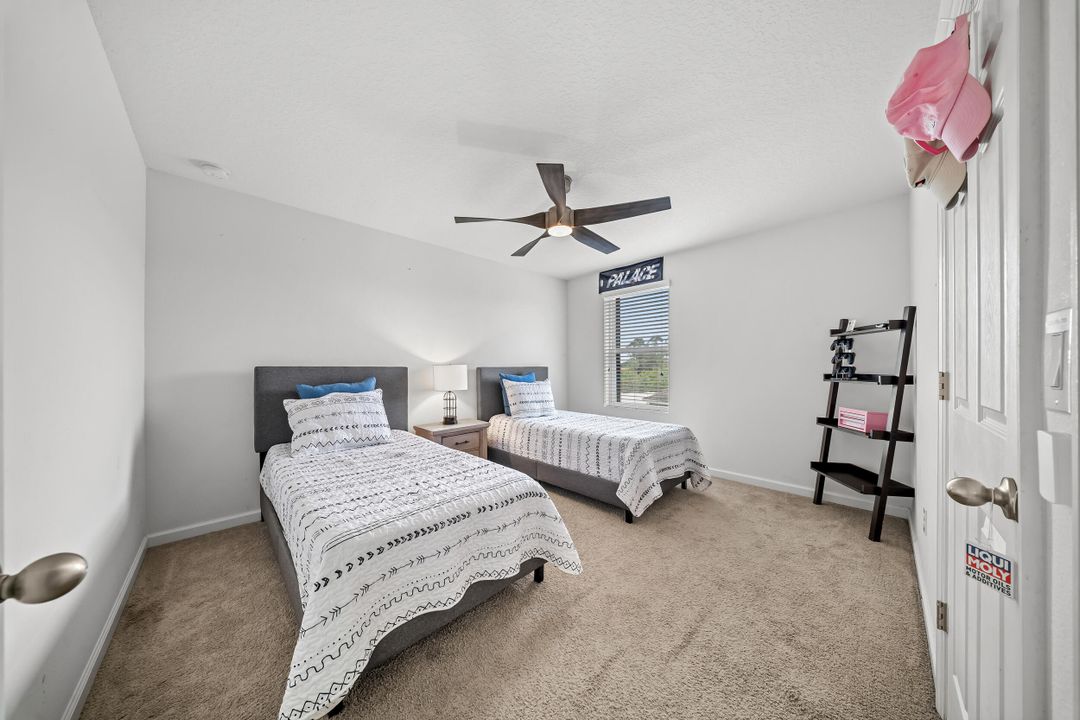 For Sale: $539,999 (5 beds, 3 baths, 2926 Square Feet)