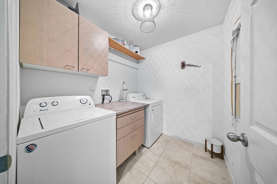 For Sale: $539,999 (5 beds, 3 baths, 2926 Square Feet)