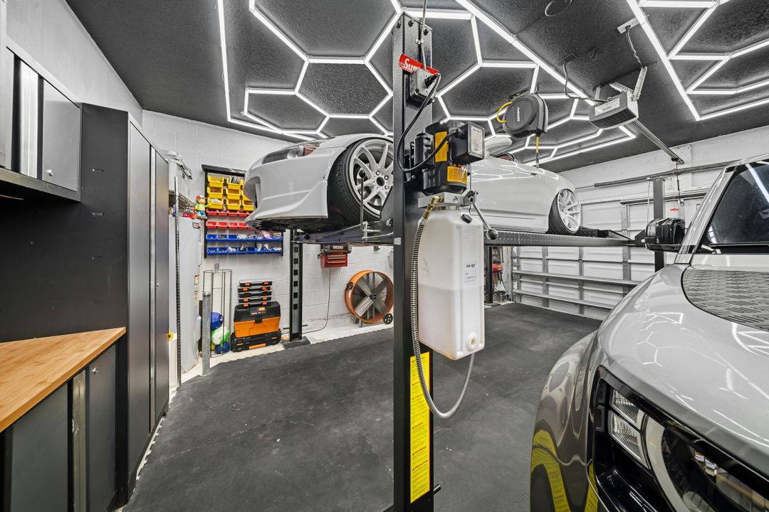 For Sale: $539,999 (5 beds, 3 baths, 2926 Square Feet)