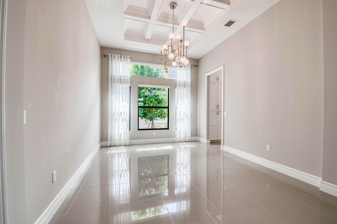 Active With Contract: $10,000 (4 beds, 3 baths, 3057 Square Feet)