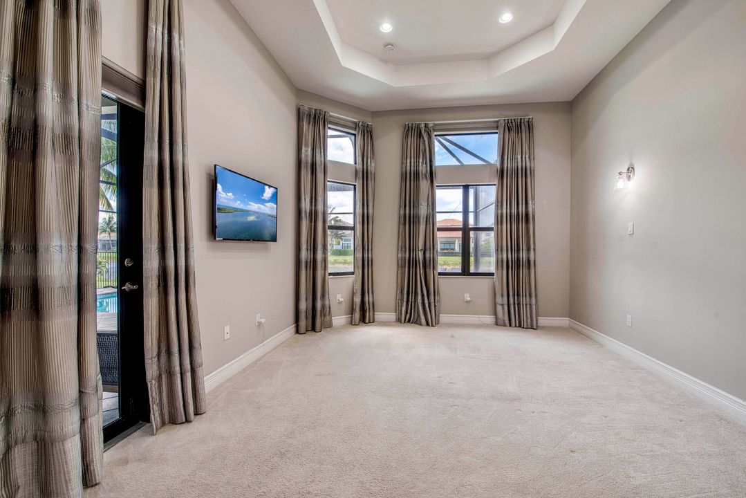 Active With Contract: $10,000 (4 beds, 3 baths, 3057 Square Feet)