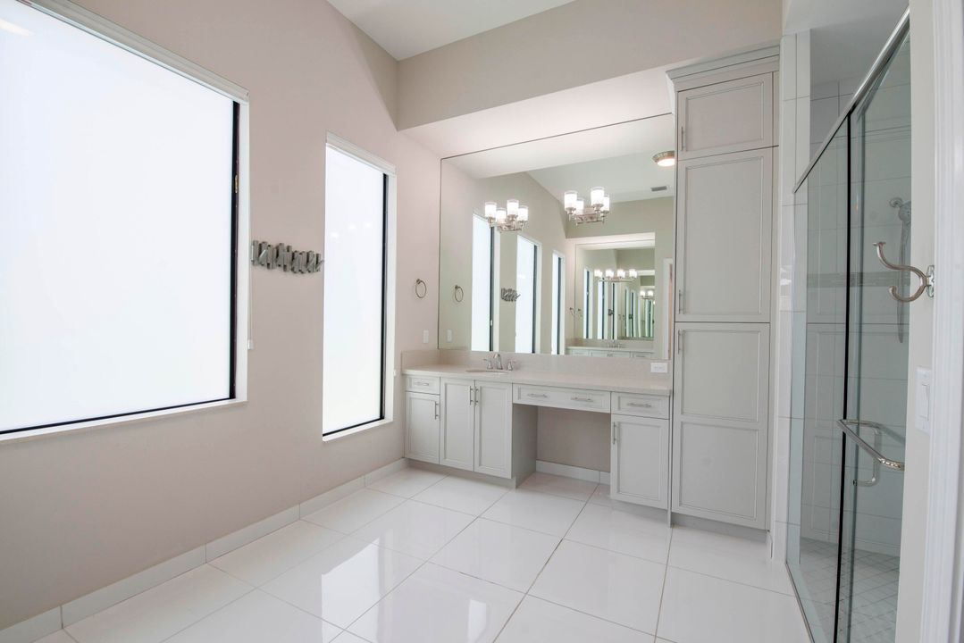 Active With Contract: $10,000 (4 beds, 3 baths, 3057 Square Feet)