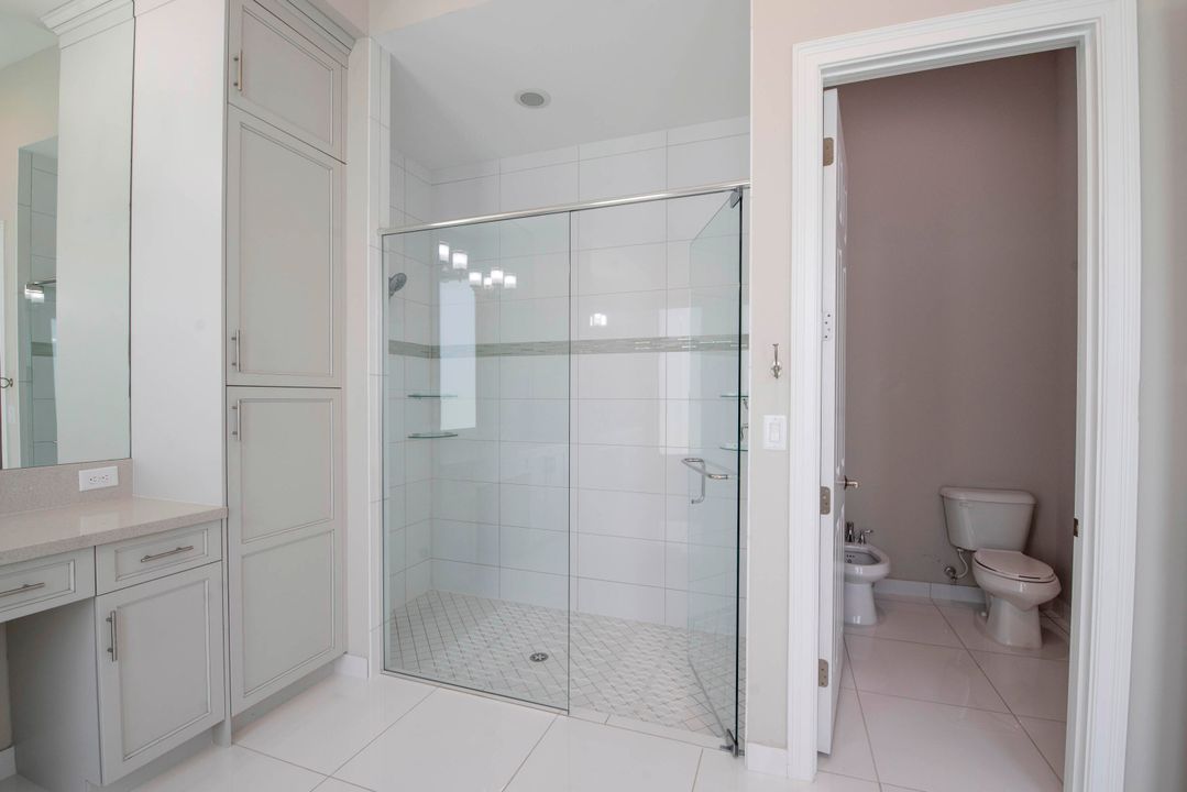 Active With Contract: $10,000 (4 beds, 3 baths, 3057 Square Feet)