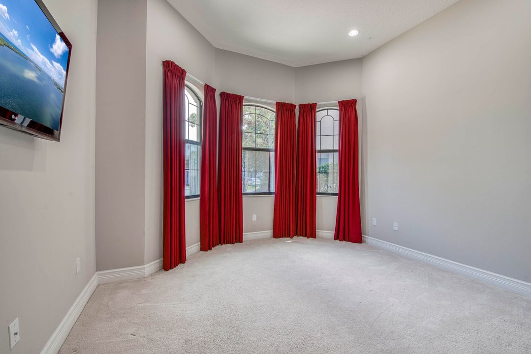 Active With Contract: $10,000 (4 beds, 3 baths, 3057 Square Feet)