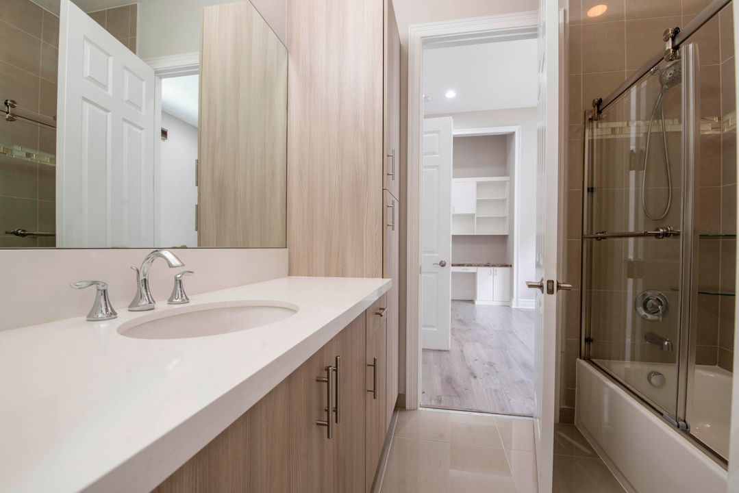 Active With Contract: $10,000 (4 beds, 3 baths, 3057 Square Feet)