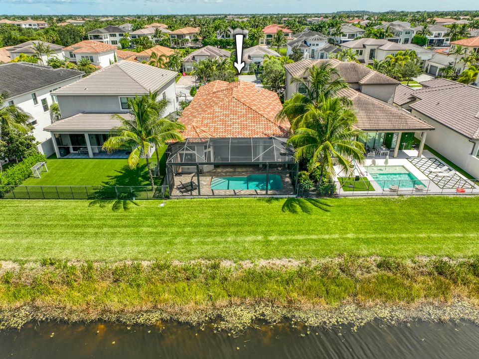 Active With Contract: $10,000 (4 beds, 3 baths, 3057 Square Feet)