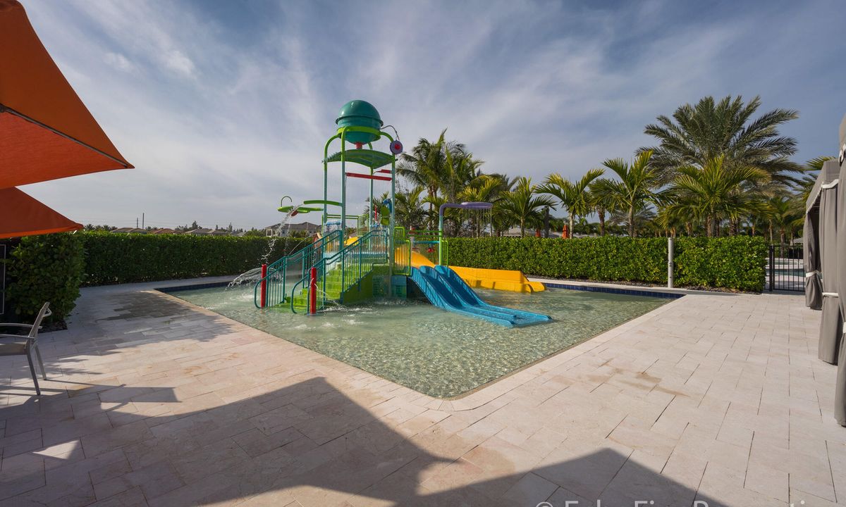 Active With Contract: $10,000 (4 beds, 3 baths, 3057 Square Feet)