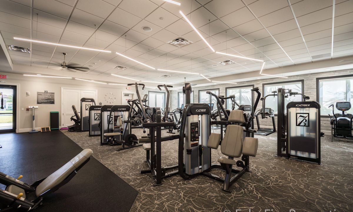 Active With Contract: $10,000 (4 beds, 3 baths, 3057 Square Feet)