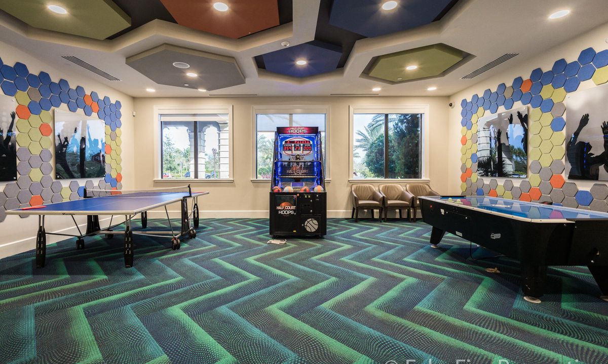 Active With Contract: $10,000 (4 beds, 3 baths, 3057 Square Feet)