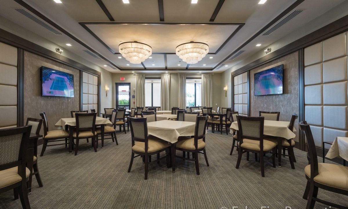 Active With Contract: $10,000 (4 beds, 3 baths, 3057 Square Feet)