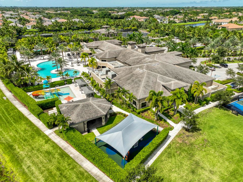 Active With Contract: $10,000 (4 beds, 3 baths, 3057 Square Feet)