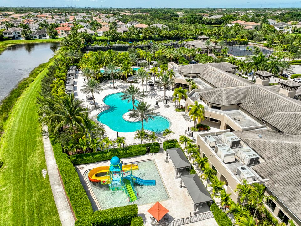 Active With Contract: $10,000 (4 beds, 3 baths, 3057 Square Feet)