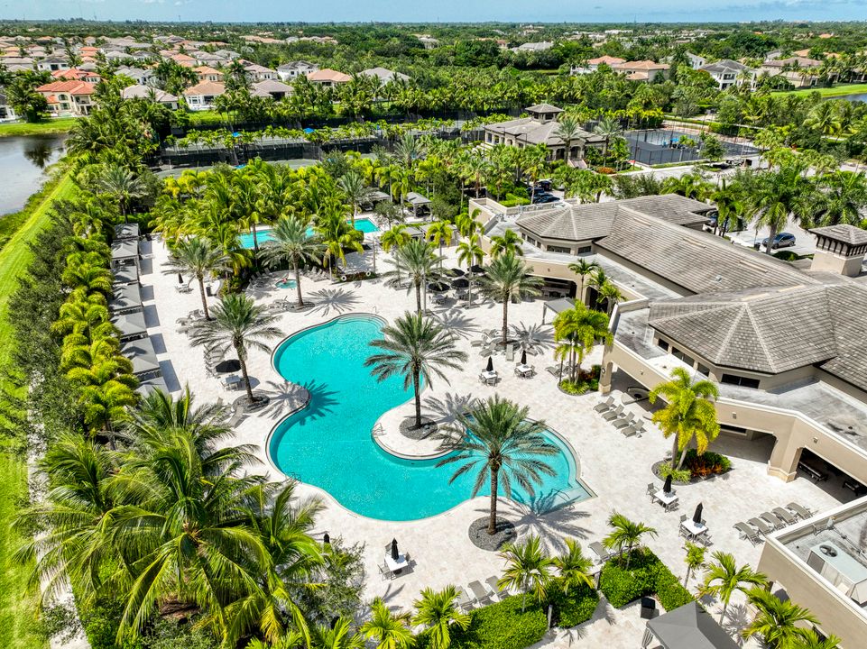 Active With Contract: $10,000 (4 beds, 3 baths, 3057 Square Feet)