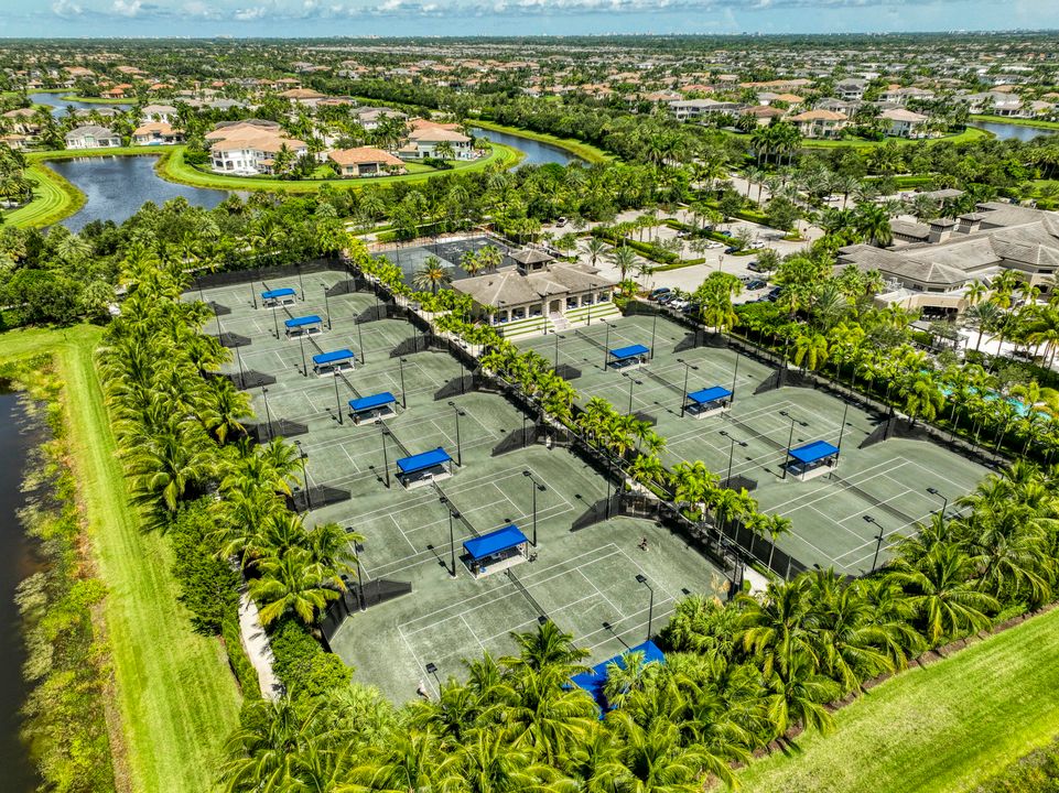 Active With Contract: $10,000 (4 beds, 3 baths, 3057 Square Feet)