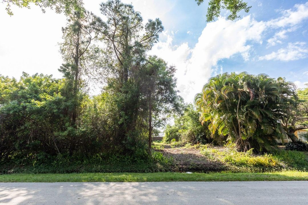 最近售出: $85,000 (0 贝兹, 0 浴室, 0 平方英尺)