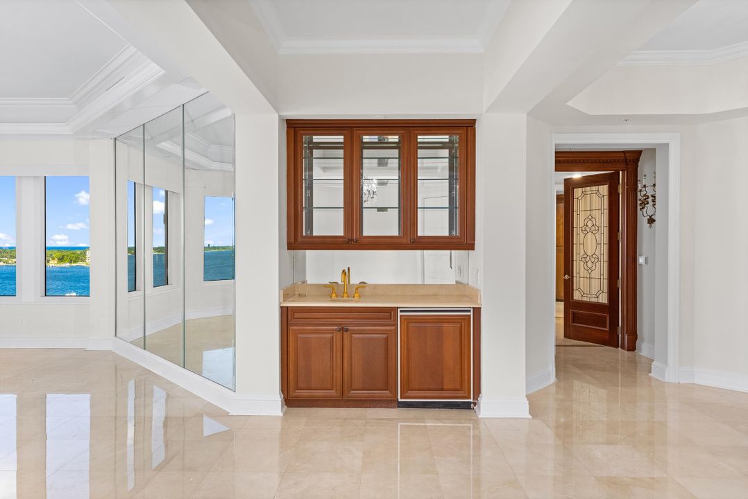 Active With Contract: $7,995,000 (4 beds, 3 baths, 5335 Square Feet)