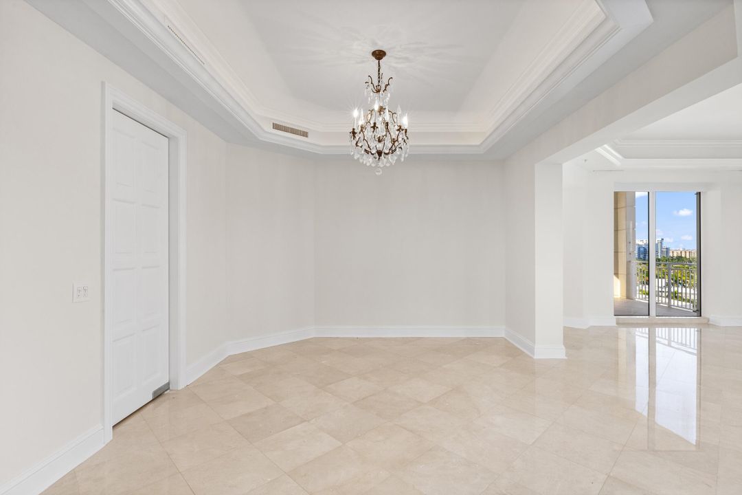 Active With Contract: $7,995,000 (4 beds, 3 baths, 5335 Square Feet)