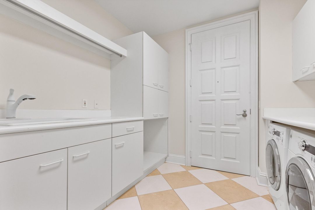 Active With Contract: $7,995,000 (4 beds, 3 baths, 5335 Square Feet)