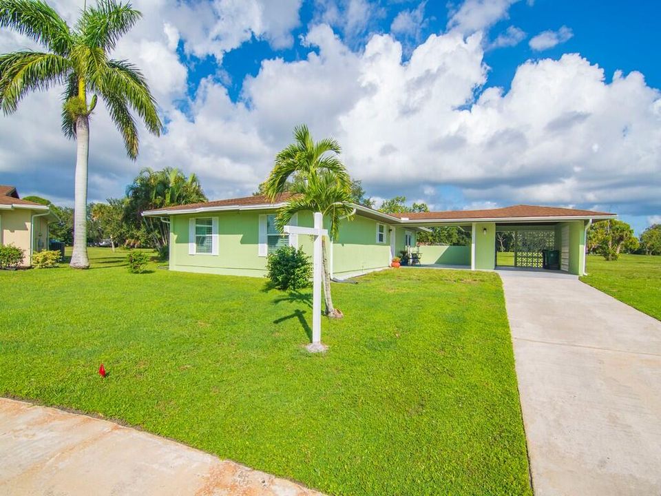 Active With Contract: $335,000 (3 beds, 2 baths, 1421 Square Feet)