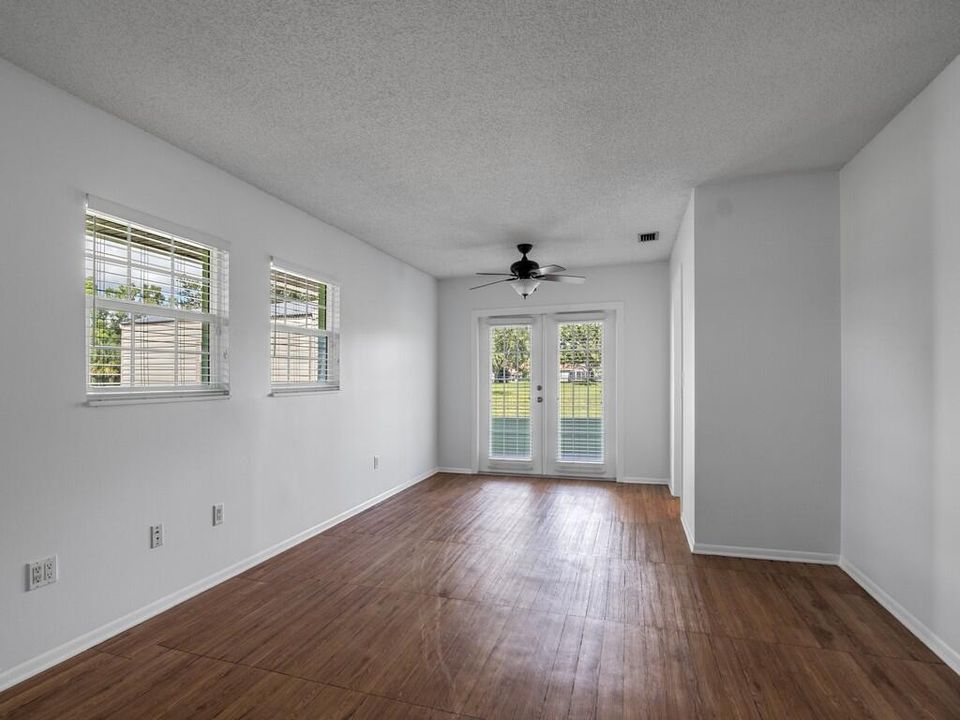 Active With Contract: $335,000 (3 beds, 2 baths, 1421 Square Feet)