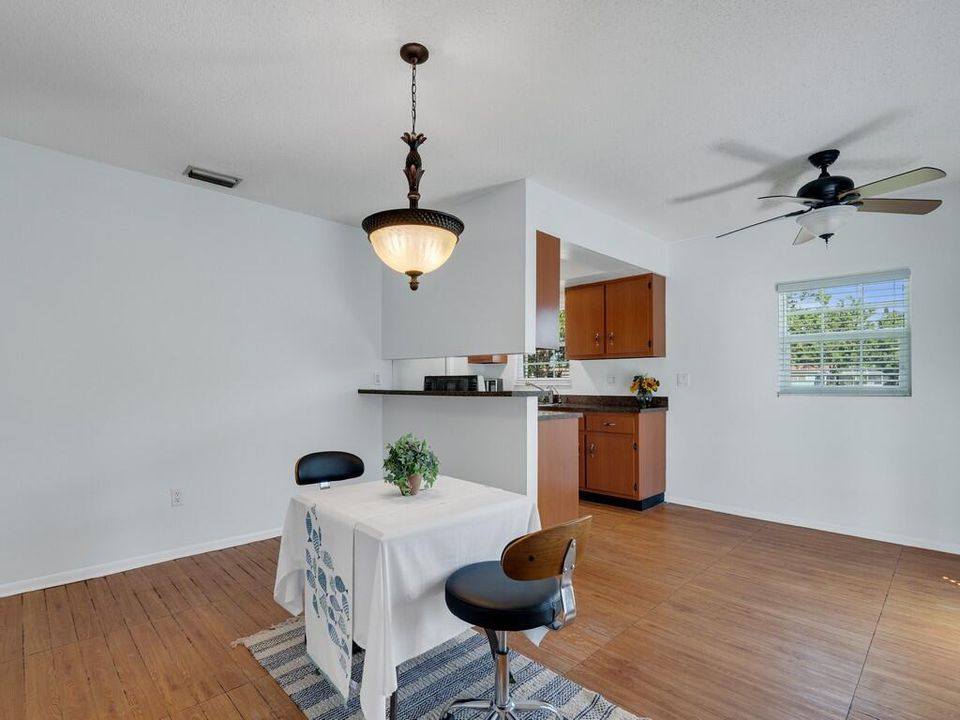 Active With Contract: $335,000 (3 beds, 2 baths, 1421 Square Feet)