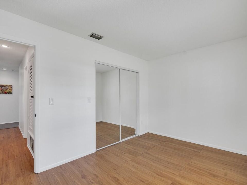 Active With Contract: $335,000 (3 beds, 2 baths, 1421 Square Feet)