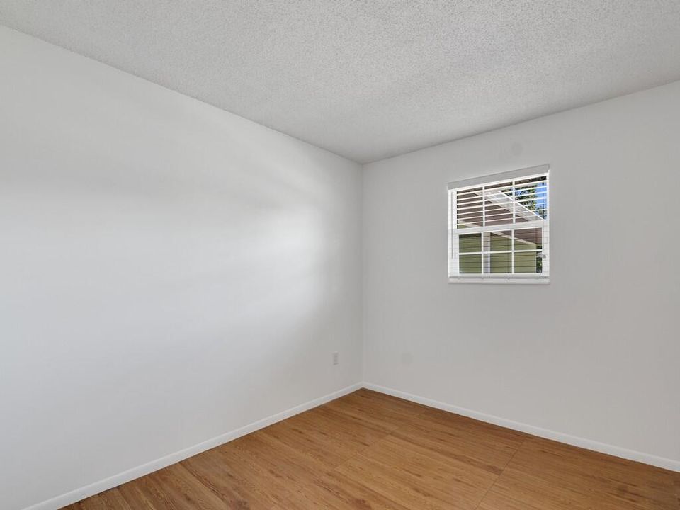 Active With Contract: $335,000 (3 beds, 2 baths, 1421 Square Feet)