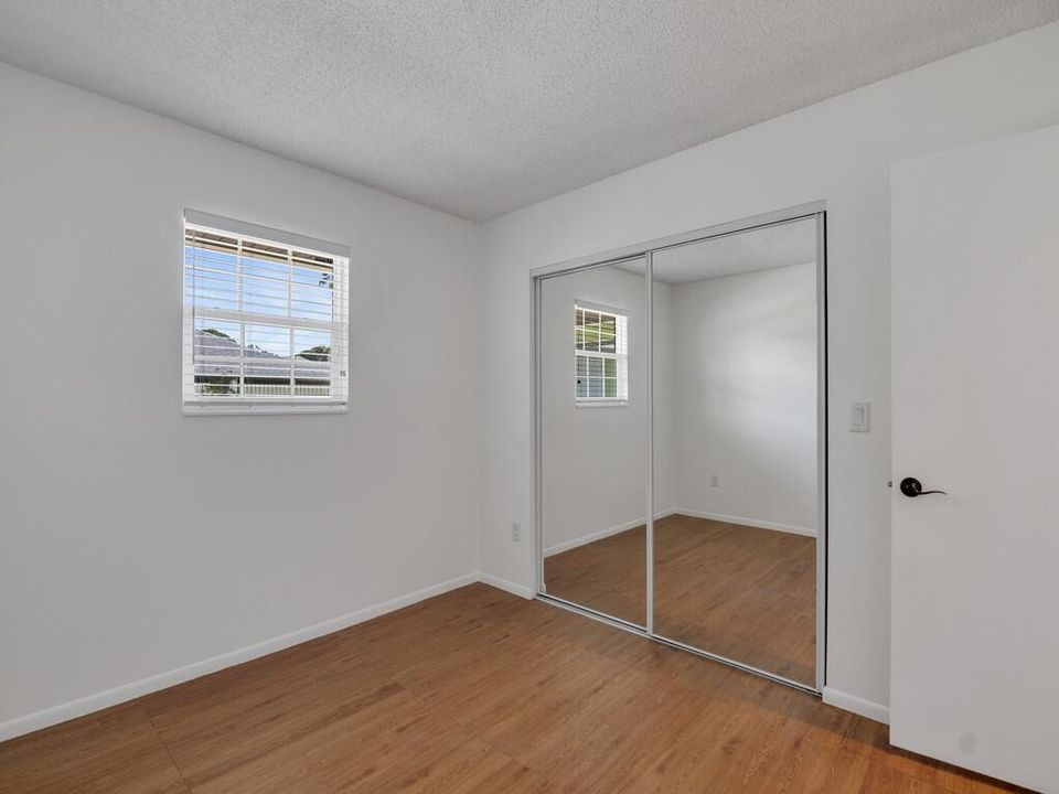 Active With Contract: $335,000 (3 beds, 2 baths, 1421 Square Feet)