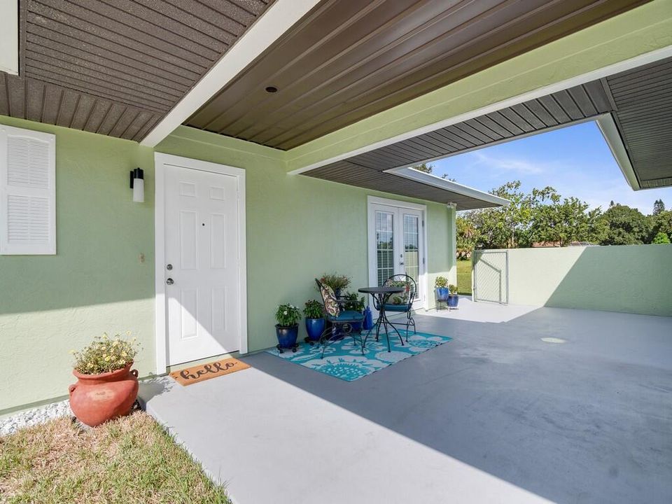 Active With Contract: $335,000 (3 beds, 2 baths, 1421 Square Feet)