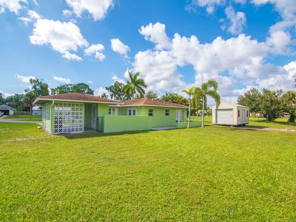 Active With Contract: $335,000 (3 beds, 2 baths, 1421 Square Feet)